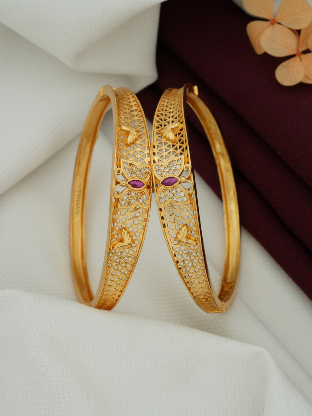 Wedding Bangles for Women | Antique & Fancy Designs Online (1 Pair)