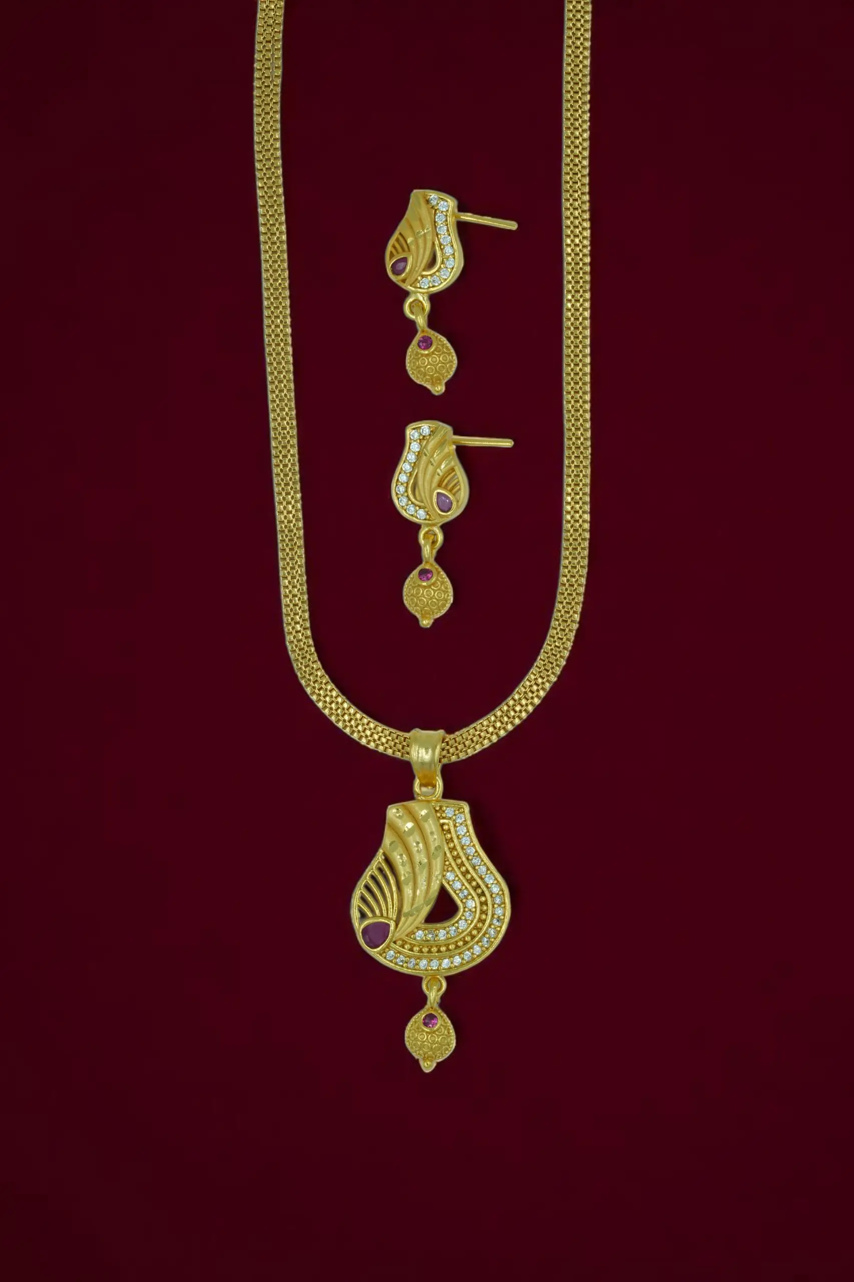 Trendy Pendant Set for Women